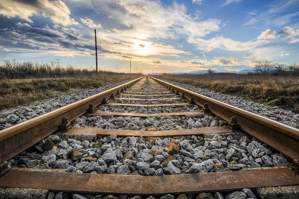 CFR: Toate trenurile au întârzieri luni, din cauza unui accident