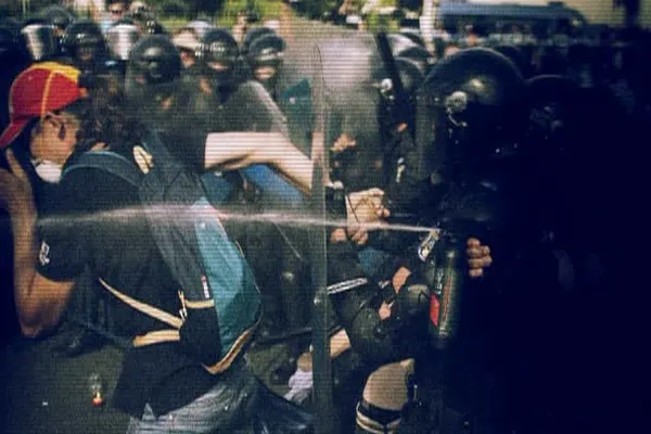 Un nou scandal după proteste, jandarmii refuză să spună ce gaze au folosit
