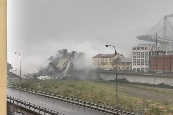 MAE avertizează: circulaţie dificilă în zona oraşului italian Genova, după tragedia de marți
