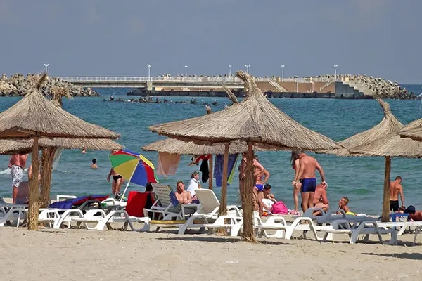Şef de la Protecţia Consumatorului, bătut la un restaurant din Neptun