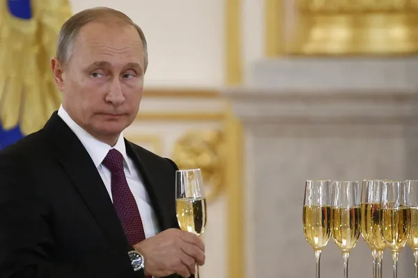 Cu o singură măsură, SUA au prăbușit rubla rusească. Furie la Kremlin: ”E război economic!”