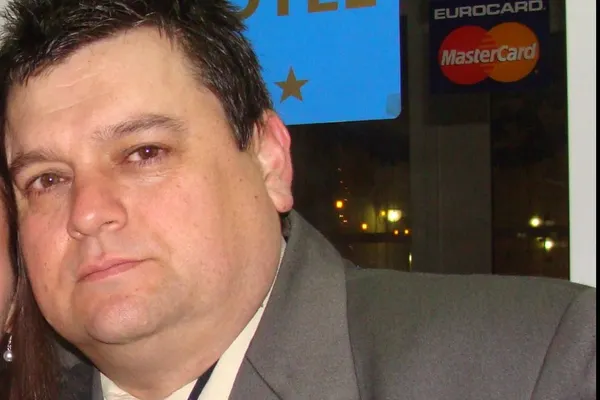 Angajat al Guvernului, despre românii plecați în străinătate: hoți, curve și cerșetori
