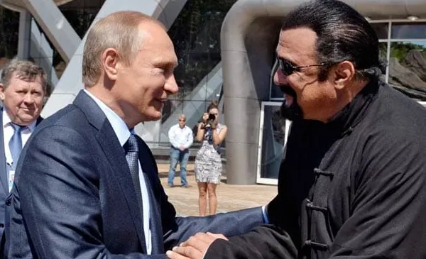 Steven Seagal răspândește propaganda rusă! Declarații șocante făcute de actorul american, un susținător al lui Putin