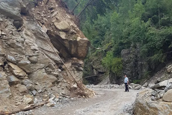 Geniștii intervin pe Transfăgărășan. Circulaţia va fi restricţionată