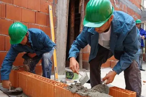 Forța de muncă, tot mai scumpă în România înainte de "bomba cu ceas" de la 1 ianuarie 2019