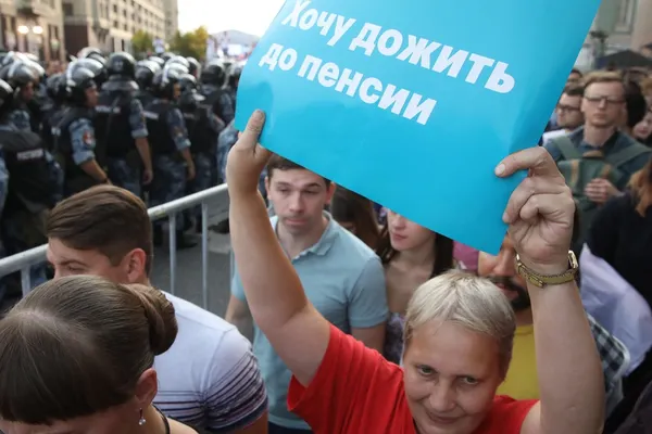 Probleme pentru Putin. Protestul împotriva reformei pensiilor cuprinde Rusia. Rețineri în masă
