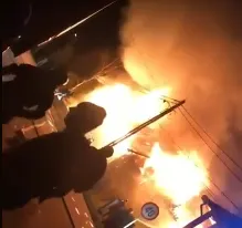 VIDEO Incendiu violent la casa cântăreței Laura Lavric