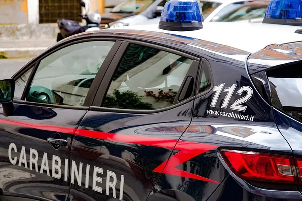 Caz neobișnuit. Un român din Italia le-a mulțumit polițiștilor că l-au arestat chiar înaintea nunții
