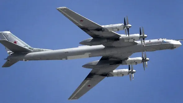 Jocuri periculoase în Europa. Un avion de luptă german a interceptat două bombardiere rusești