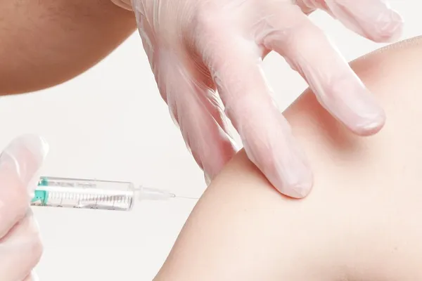 Ministerul Sănătății: Plângere penală împotriva celor care au spus că vaccinurile sunt ineficiente
