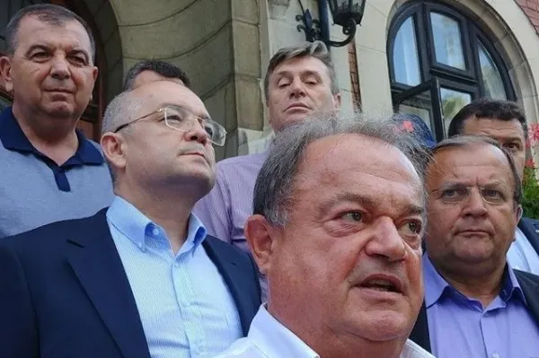 Oamenii care au distrus România au reajuns la butoane. Cu cine „salvează” țara Ilie Bolojan