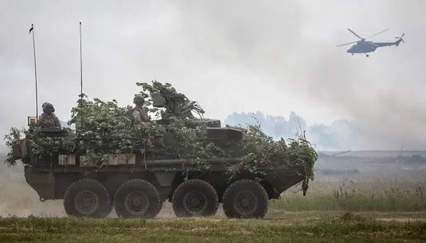 Zeci de mii de militari NATO, blindate și avioane s-au pus în mișcare. Mesaj pentru Rusia