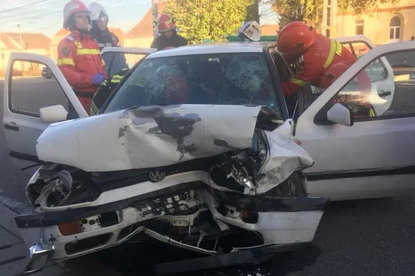 Accident grav în Braşov: Trei răniţi