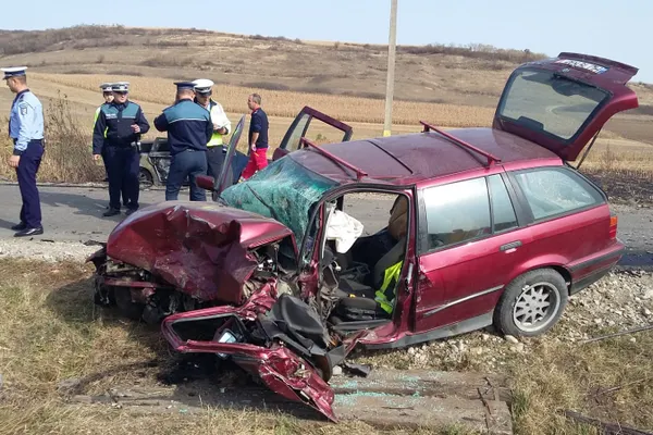Accident cumplit în Mureş: O persoană a murit, iar alte 7 au fost rănite