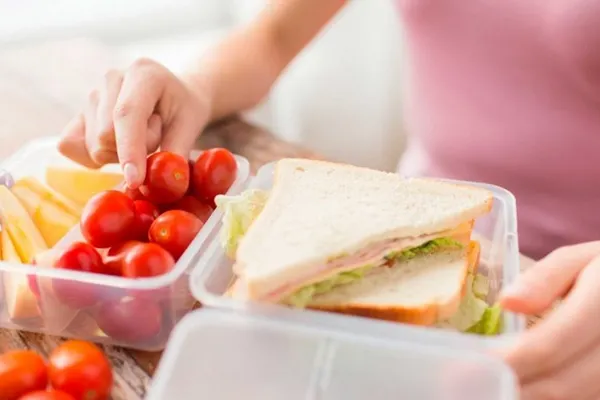Lista alimentelor care provoacă inflamaţii grave în corp. Ai grijă, şi tu le consumi!