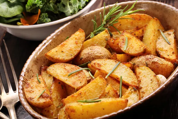 Cum să faci cei mai fragezi cartofi ţărăneşti, ca la restaurant