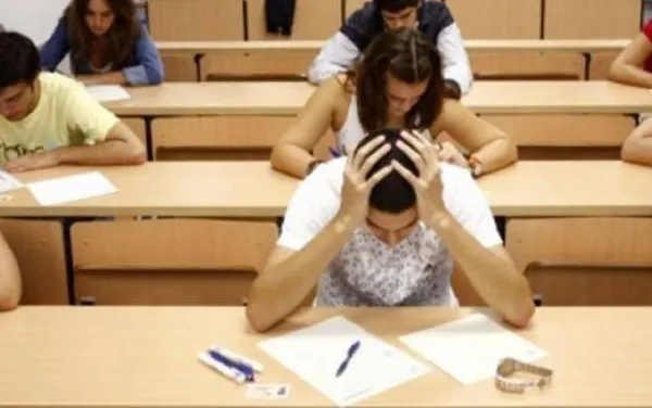 A doua sesiune a Bacalaureatului începe luni. Calendarul probelor și regulamentul de desfășurare a examenului