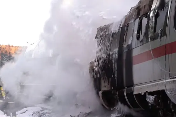 Incendiu de proporții în Germania la bordul unui tren. Sute de persoane, evacuate