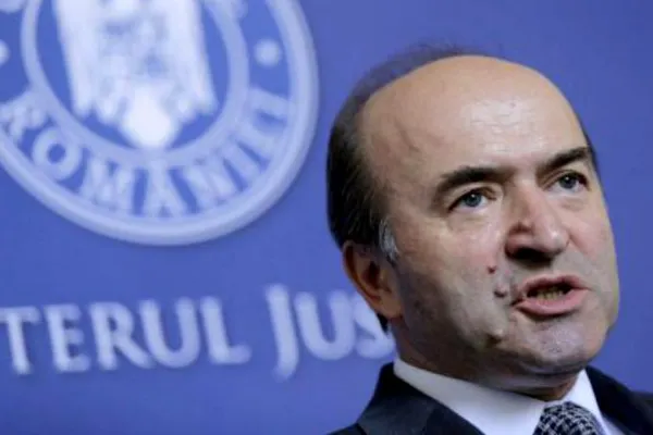 UPDATE Tudorel Toader a tot scris și a șters mesaje pe Facebook. Explicație pentru realitatea.net