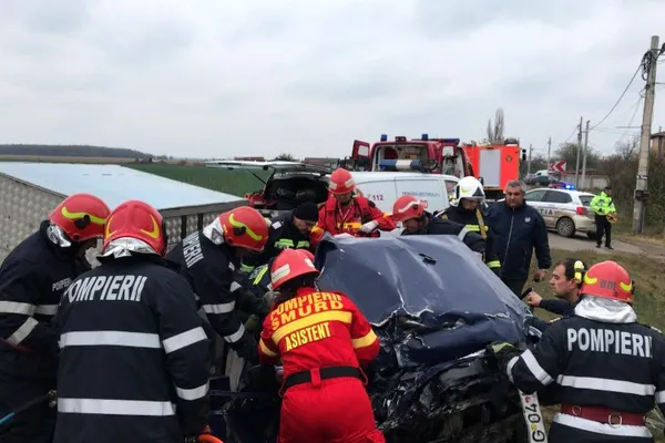 Iarna face victime. Trei persoane au fost rănite în urma unui accident rutier