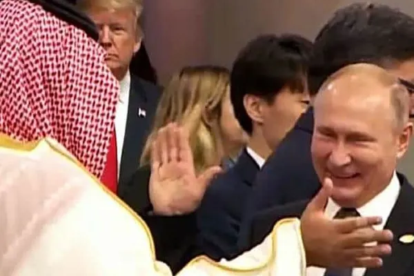 Vladimir Putin a dat high-five și a râs în hohote cu prințul moștenitor din Arabia Saudită