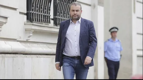 Vâlcov: Guvernul ar putea fi acuzat de manipularea Bursei dacă nu dă OUG