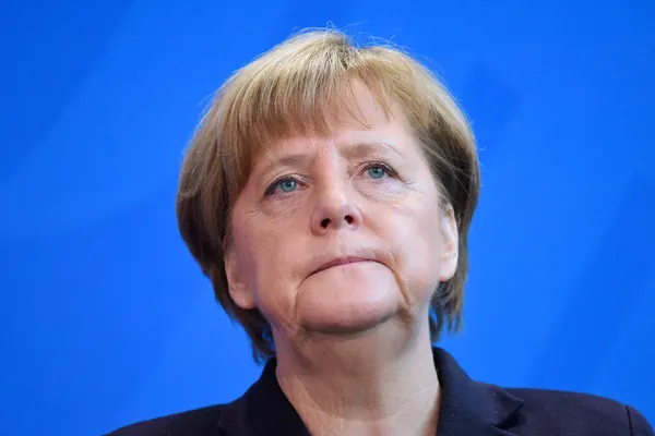 Angela Merkel face apel la înfiinţarea unei armate a Uniunii Europene