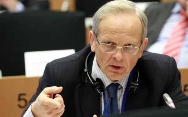 Stolojan: Eu aș fi mărit TVA la 24%, dar mă asiguram că iau și măsurile de DEZINFECTARE  a sistemului bugetar