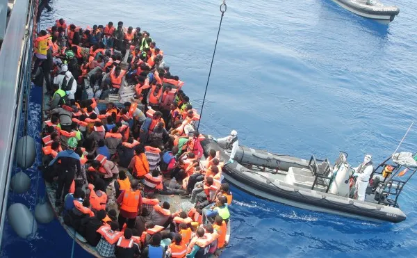 Peste 150 de guverne adoptă luni pactul ONU privind migraţia