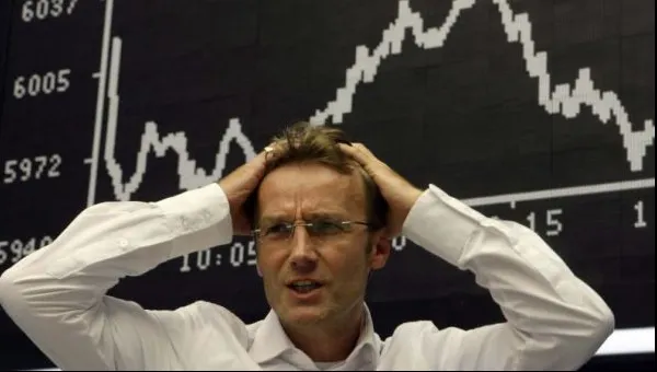 Criza din piața financiară se adâncește, înainte ca Guvernul să apese butonul roșu