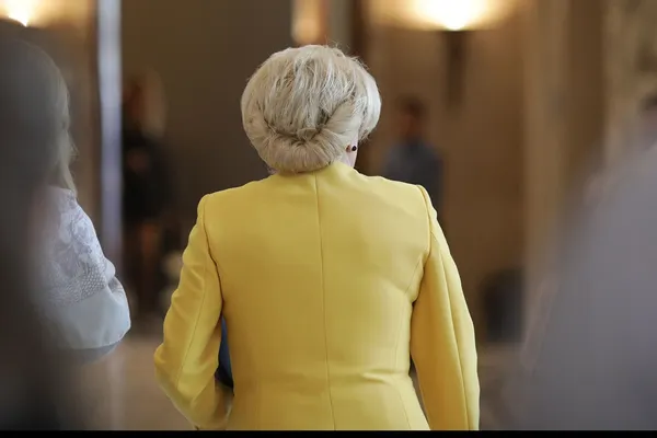 A trecut Moș Nicolae, Dăncilă își ia înapoi cadourile. Ce mai îngheață azi Guvernul PSD
