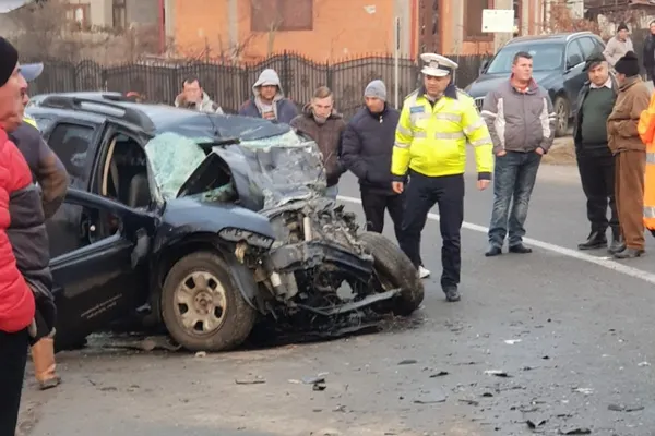 Accident grav la Curtea de Argeş: Doi morți și trei răniți