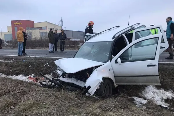 Accident violent în apropiere de Timișoara. Patru oameni au ajuns pe mâinile medicilor