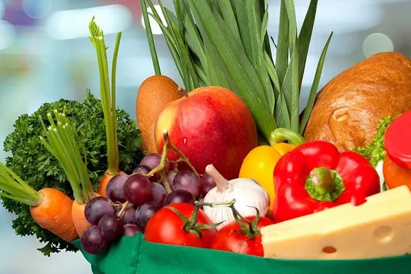 Legea risipei alimenare e aproape gata: vezi ce alimente nu mai pot fi donate