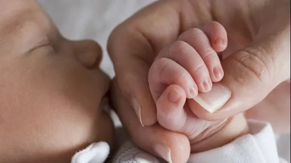 Încă o maternitate din România are probleme cu stafilococul auriu