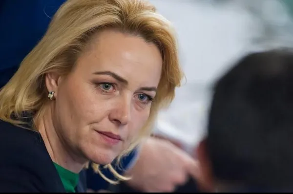 Carmen Dan, atacată virulent de Aurelian Bădulescu pentru ziua de 10 august. "Unde ai fost, Dana?"
