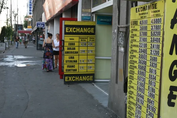 Dezastru, leul s-a prăbuşit în faţa euro, după măsurile economice anunţate de Guvern