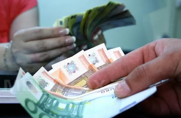 Euro crește la final de an. Aurul, cea mai mare cotație din ultimele 6 luni