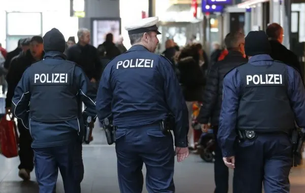 Panică la Berlin! O mașină a spulberat un grup de pietoni: cel puțin 5 victime