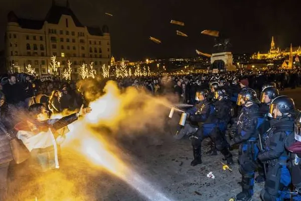 Confruntat cu proteste, guvernul Ungariei dă iarăși vina pe Soros