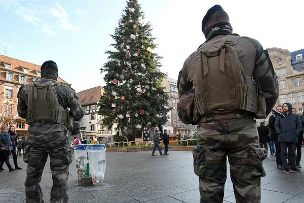Strasbourg. Teroristul care a comis atentatul de marți a fost ucis de polițiști