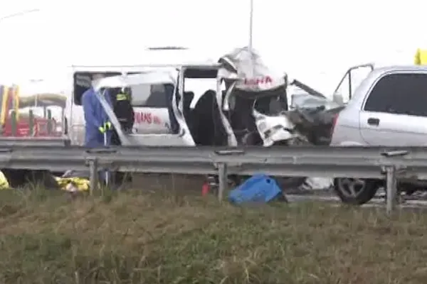 Accident rutier grav cu 6 victime! O fetiță va fi adusă la București cu un elicopter SMURD