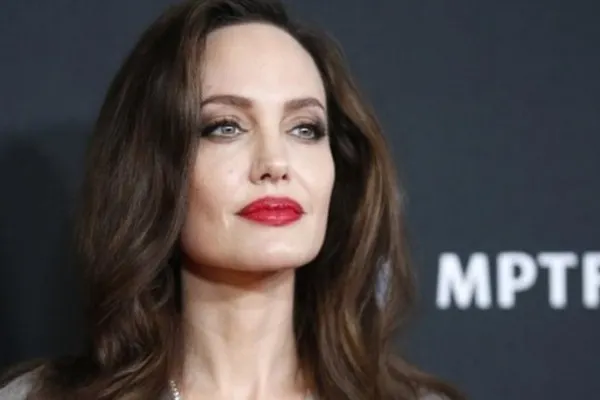 Angelina Jolie, în vizită în orașul Lvov din Ucraina