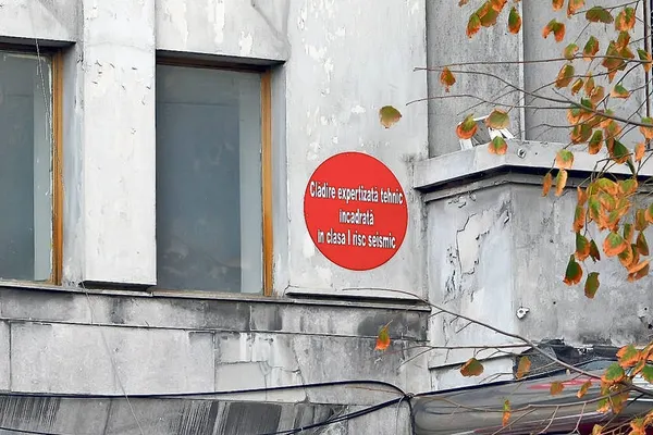 Nicușor Dan, apel la cetăţeni să fie parteneri cu Municipalitatea pentru consolidarea clădirilor cu risc seismic