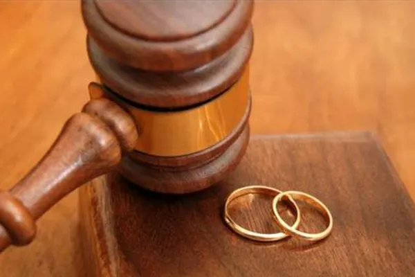 Guvernul a decis: ce se întâmplă cu concediile românilor dacă divorţează