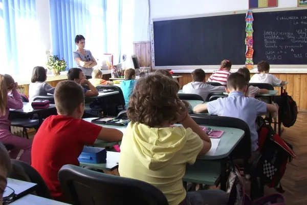 Guvern a aprobat o OUG pentru MODIFICAREA Legii educației. Ce trebuie să știe elevii de clasa a VII-a privind Evaluarea naţională