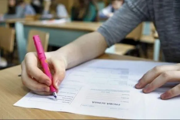 Cinci profesori, acuzaţi că au fraudat bacalaureatul, condamnaţi. Ce pedepse au primit