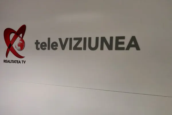 Credeți că decizia CNA de a suspenda emisia Realitatea TV este abuzivă? Mii de voturi!