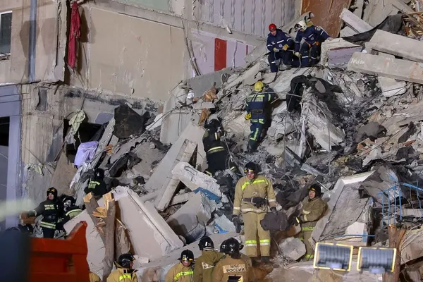 Lacrimi după TRAGEDIA din Rusia. Bilanțul - 39 de morți. Operaţiunile de căutare şi salvare, oprite