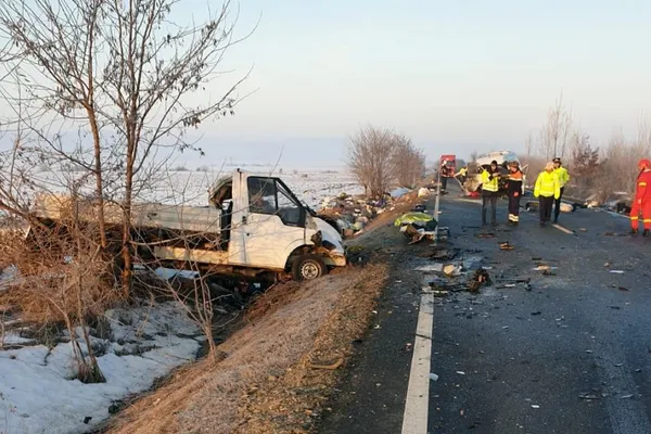 Accident grav în Suceava: doi morţi şi şapte răniţi. Planul roşu a fost activat!